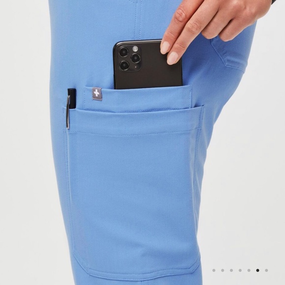 Figs Yola Skinny Scrub Pants - Picture 2 of 11